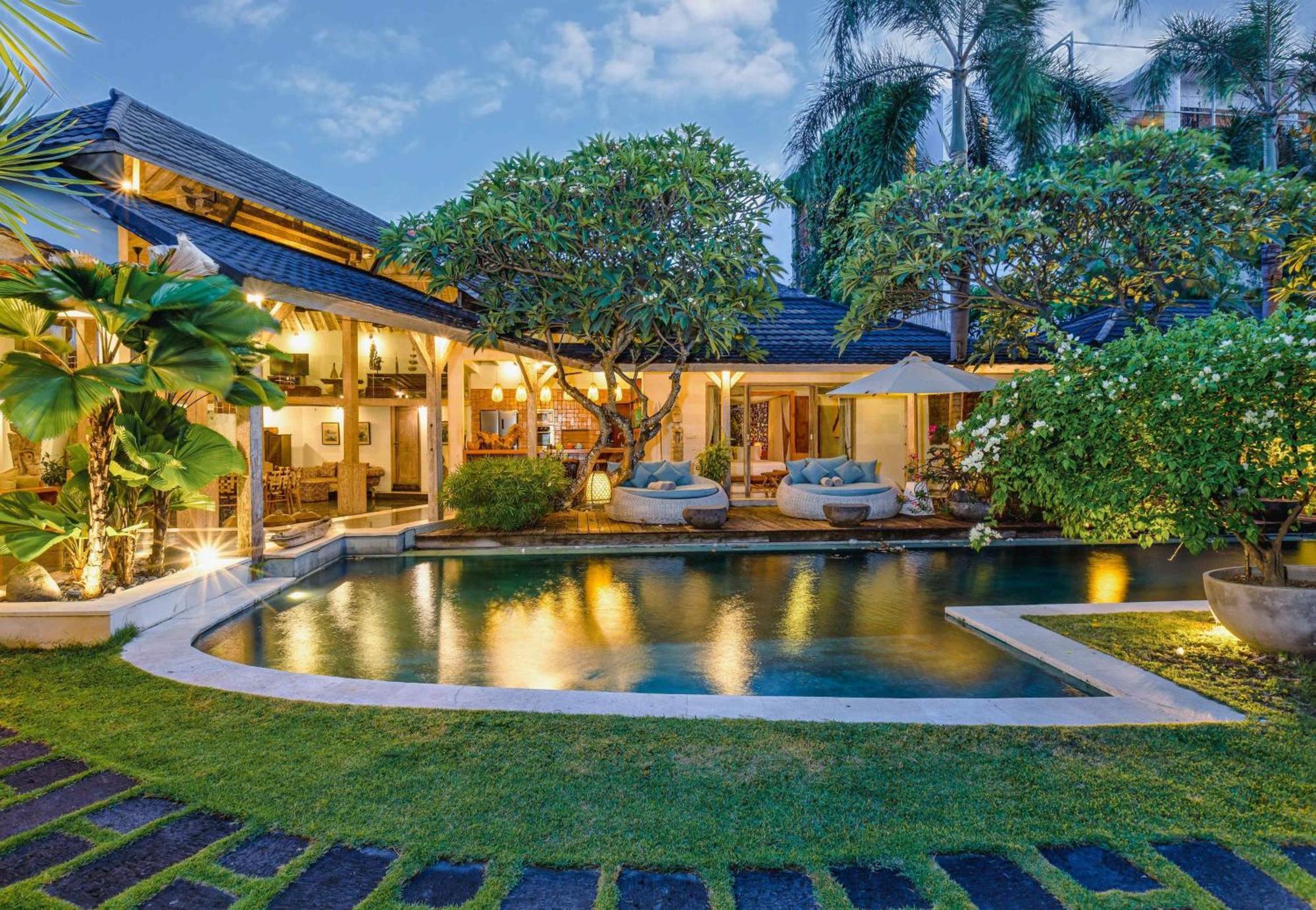 Villa Cinta Damai - Stunning & Stylish 4Br Luxury Villa In The Heart Of Seminyak, Just A 10-Min Walk To The Beach Bagian luar foto