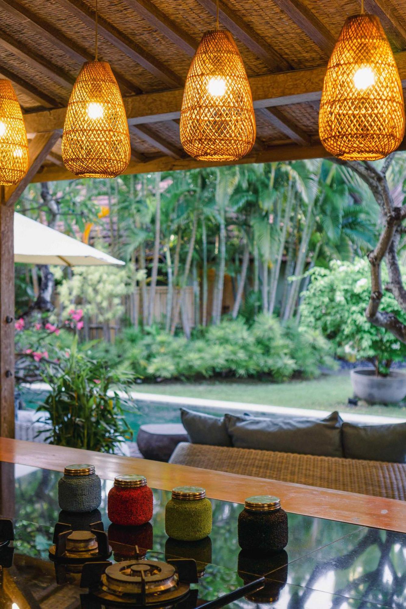 Villa Cinta Damai - Stunning & Stylish 4Br Luxury Villa In The Heart Of Seminyak, Just A 10-Min Walk To The Beach Bagian luar foto