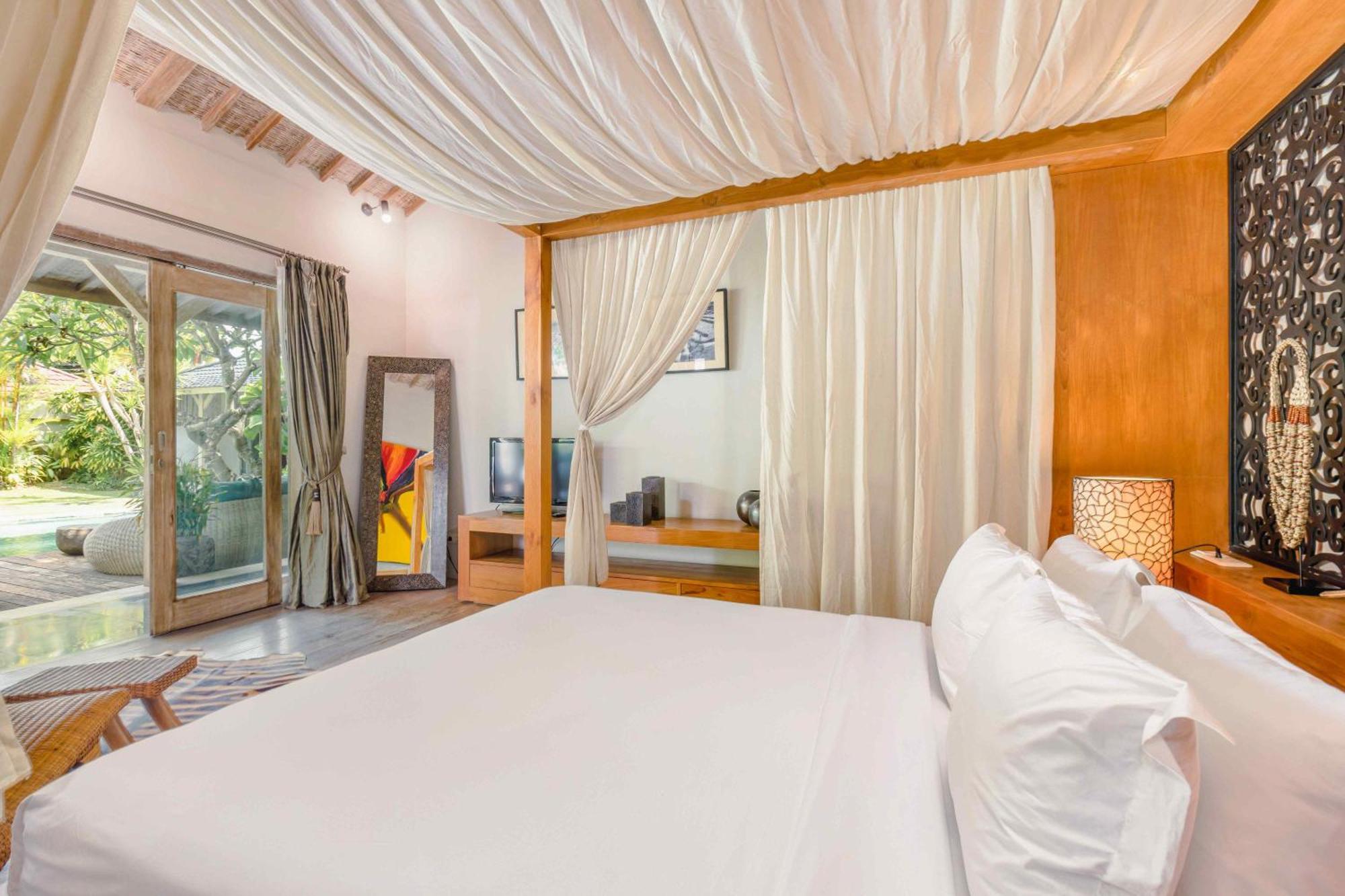 Villa Cinta Damai - Stunning & Stylish 4Br Luxury Villa In The Heart Of Seminyak, Just A 10-Min Walk To The Beach Bagian luar foto